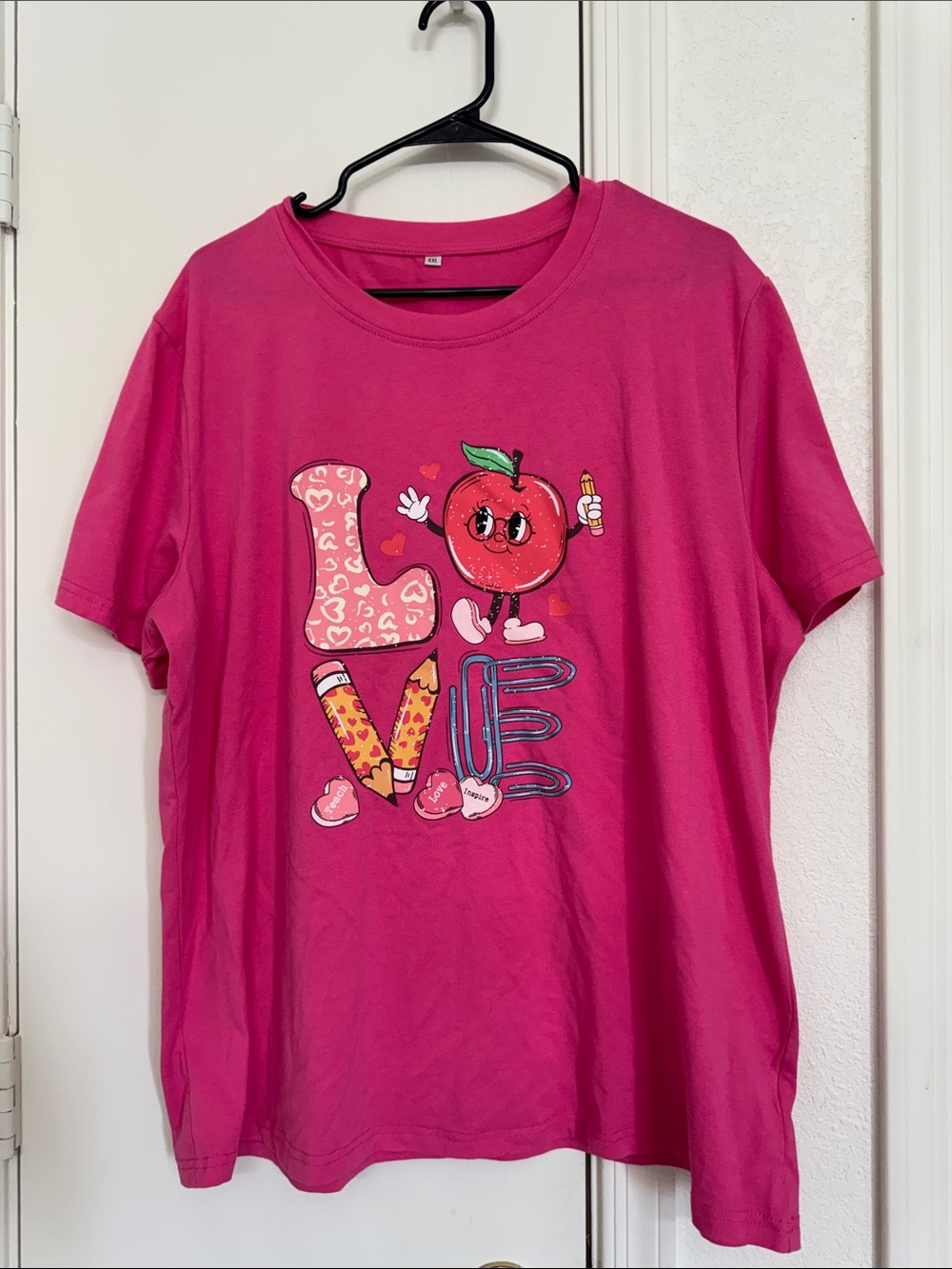 Woman’s  Pink Graphic 'LOVE' Short-Sleeve Tee size XXl
